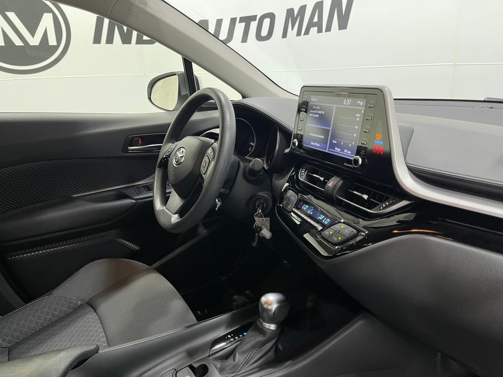 2021 Toyota C-HR Image 18