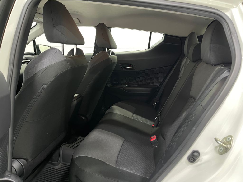 2021 Toyota C-HR Image 28