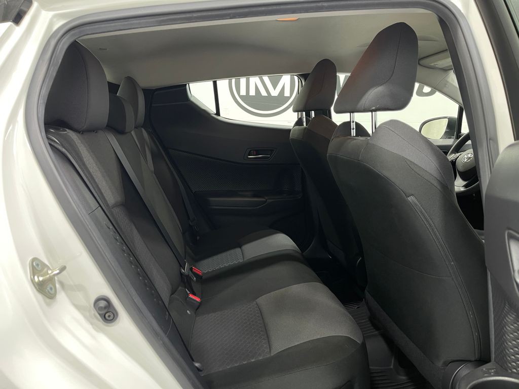 2021 Toyota C-HR Image 29