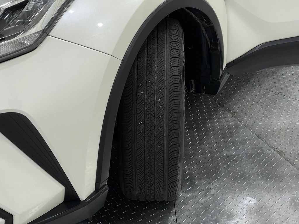 2021 Toyota C-HR Image 34