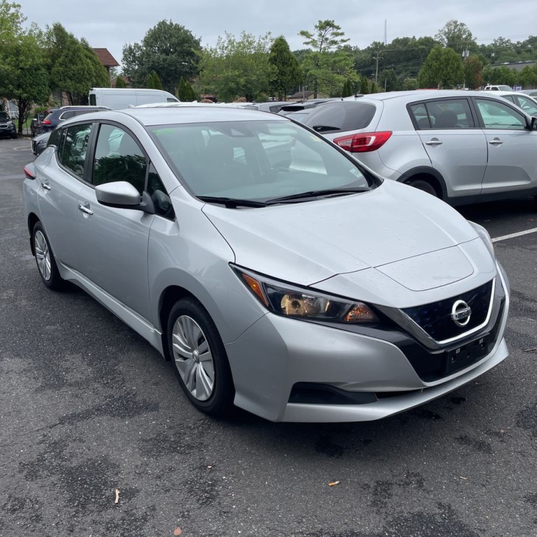 2022 Nissan Leaf Image 1