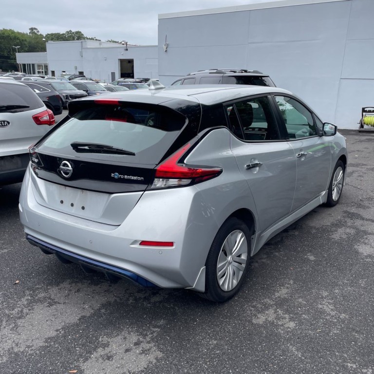 2022 Nissan Leaf Image 6