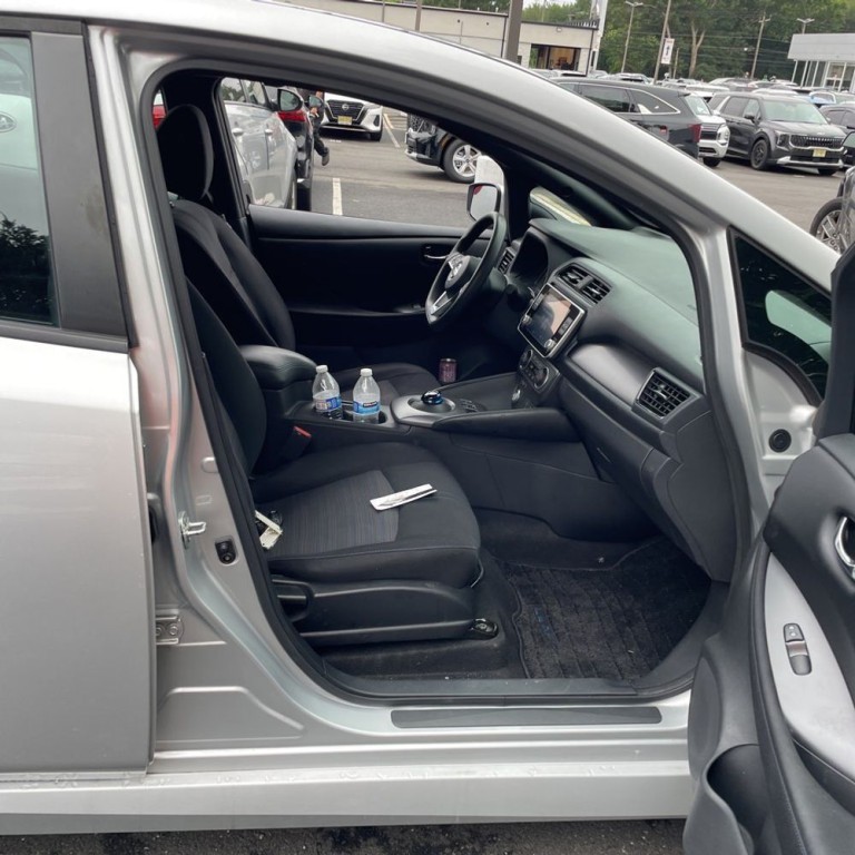 2022 Nissan Leaf Image 11