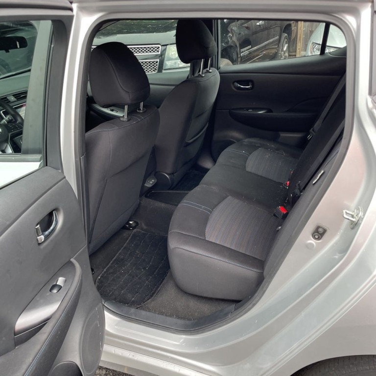 2022 Nissan Leaf Image 15