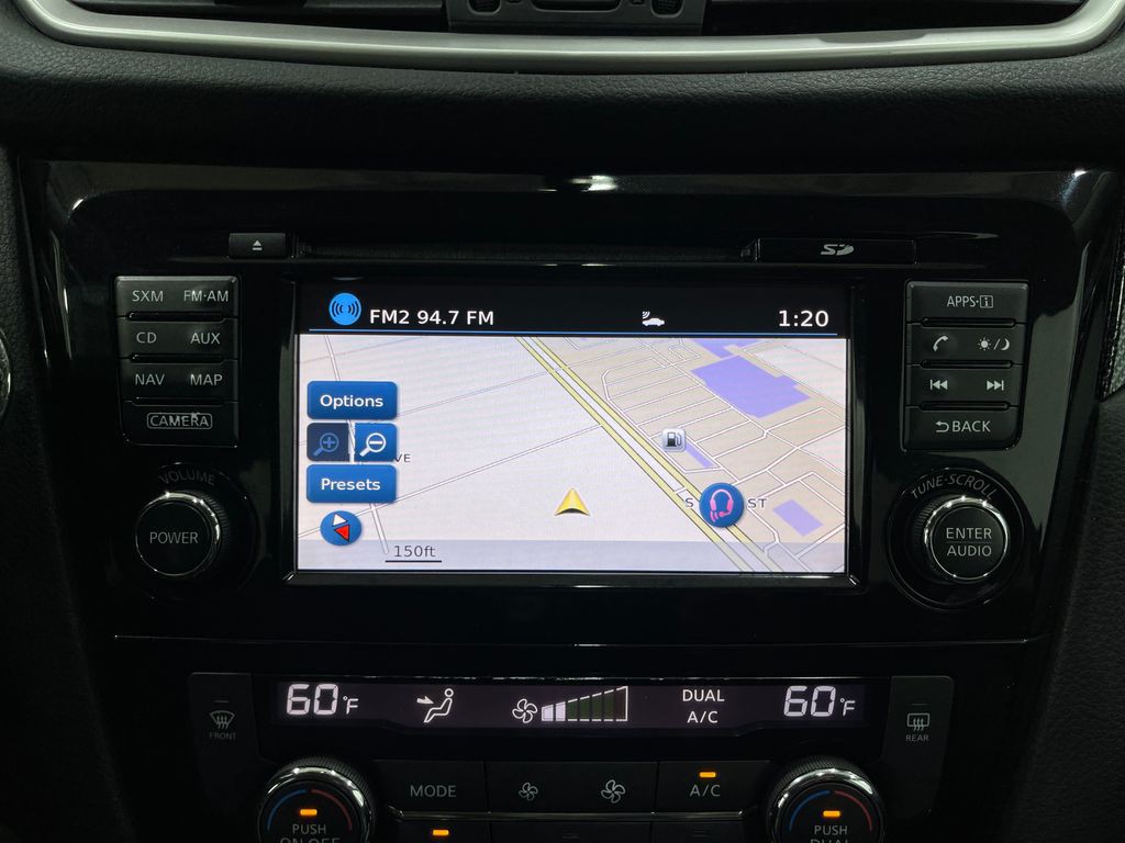 2016 Nissan Rogue Image 10