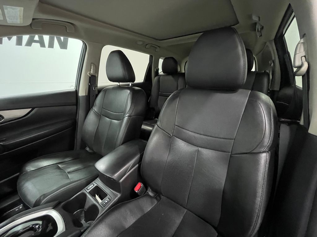 2016 Nissan Rogue Image 13