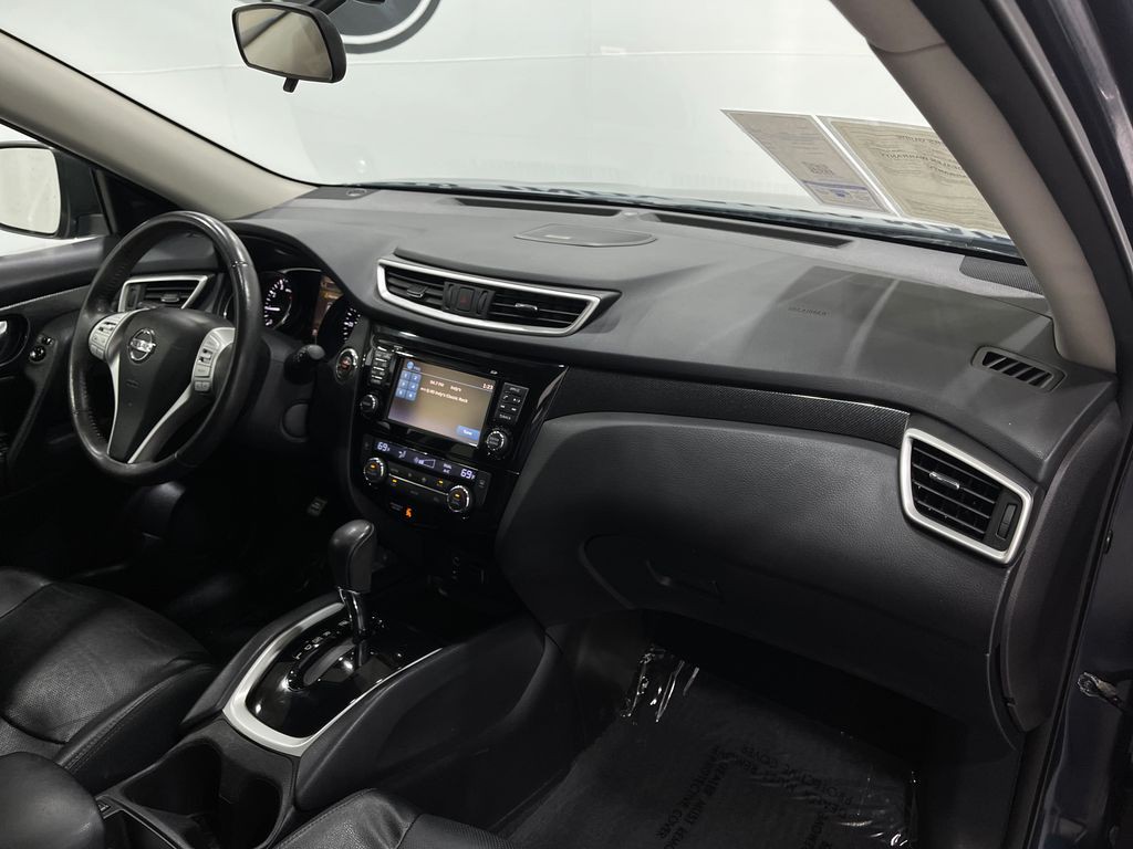 2016 Nissan Rogue Image 19