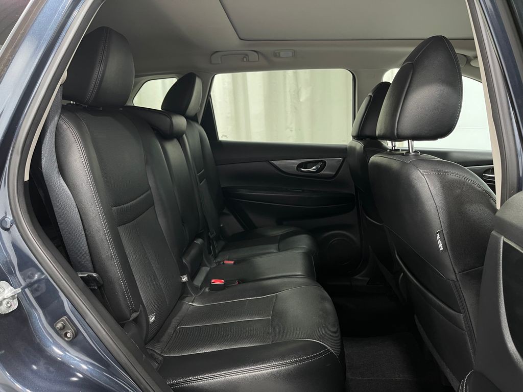 2016 Nissan Rogue Image 30