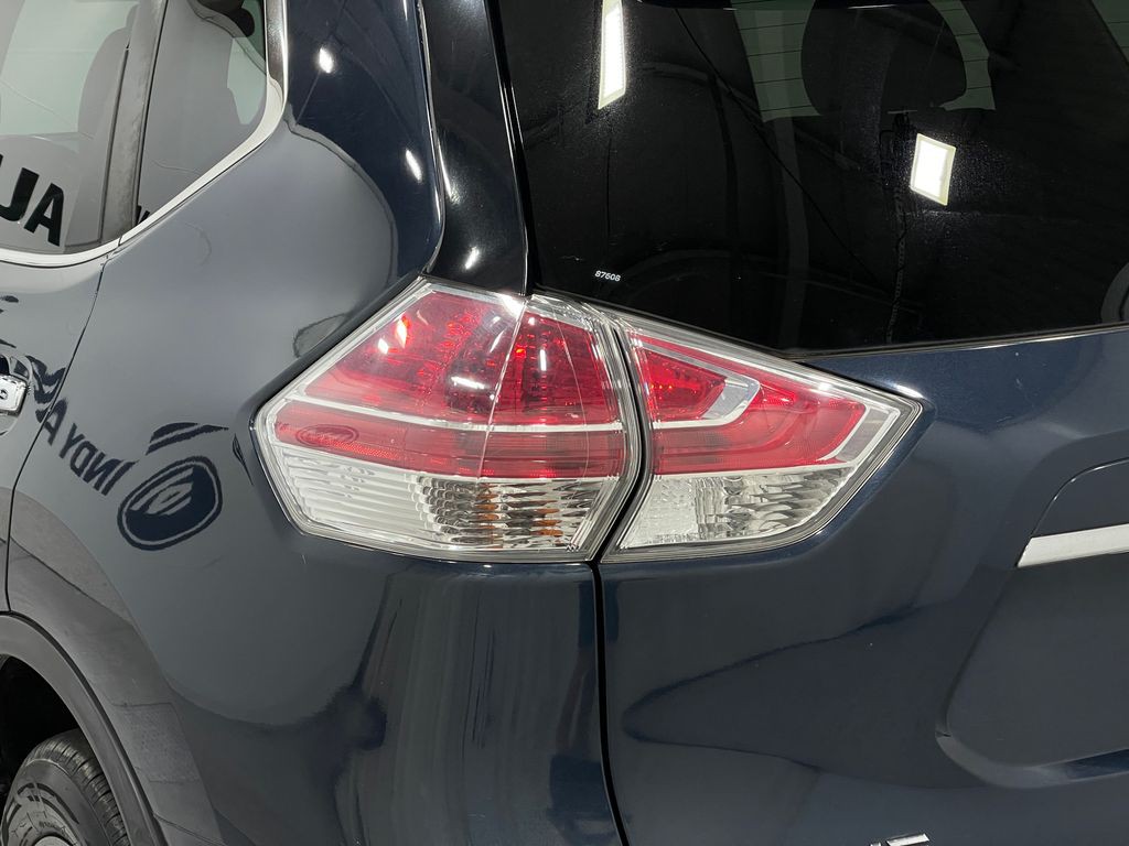 2016 Nissan Rogue Image 33