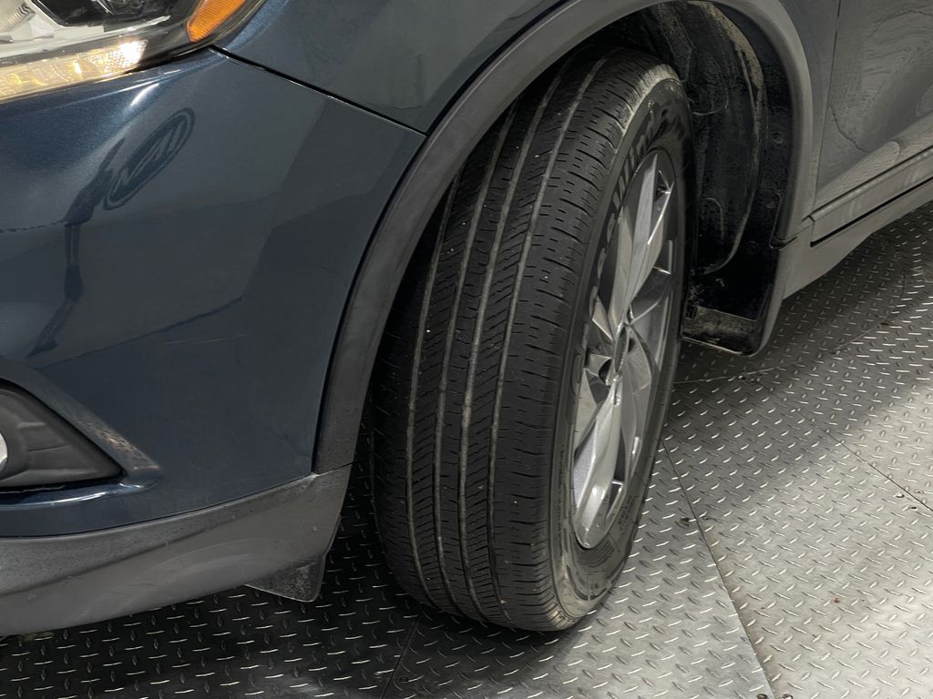 2016 Nissan Rogue Image 35
