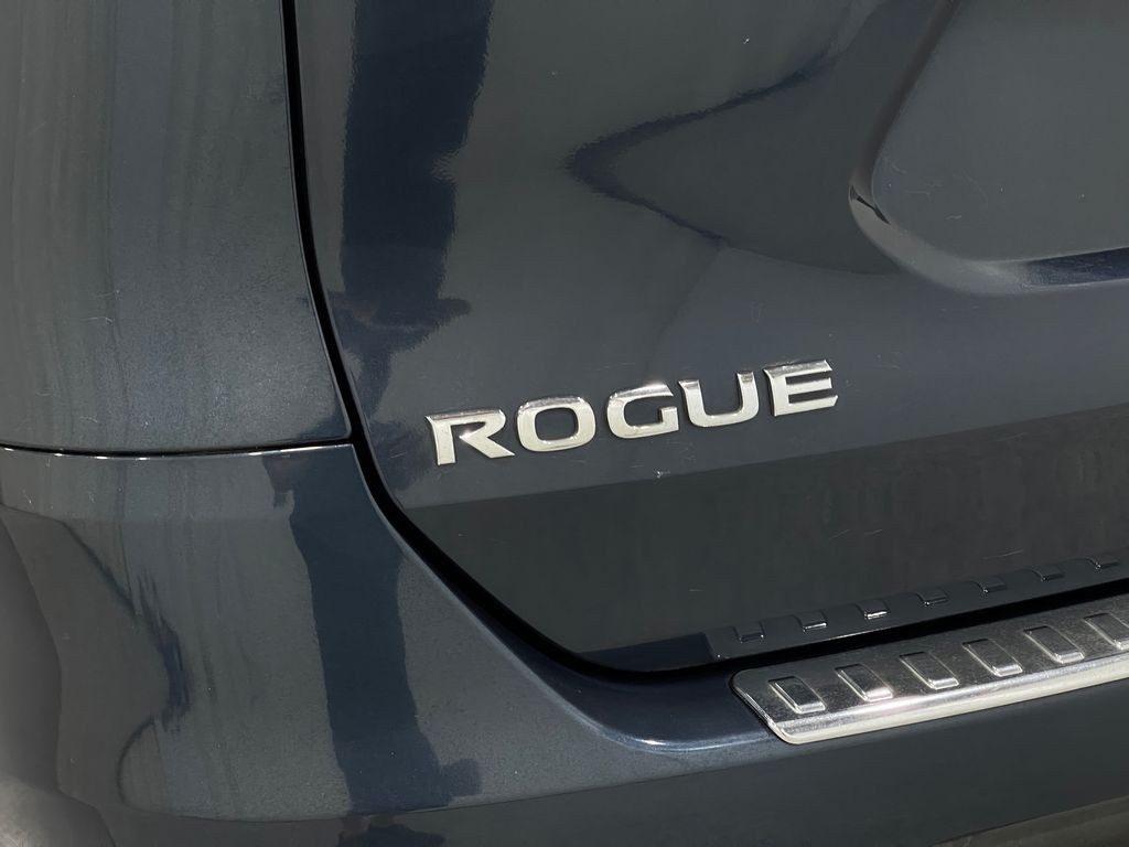 2016 Nissan Rogue Image 38