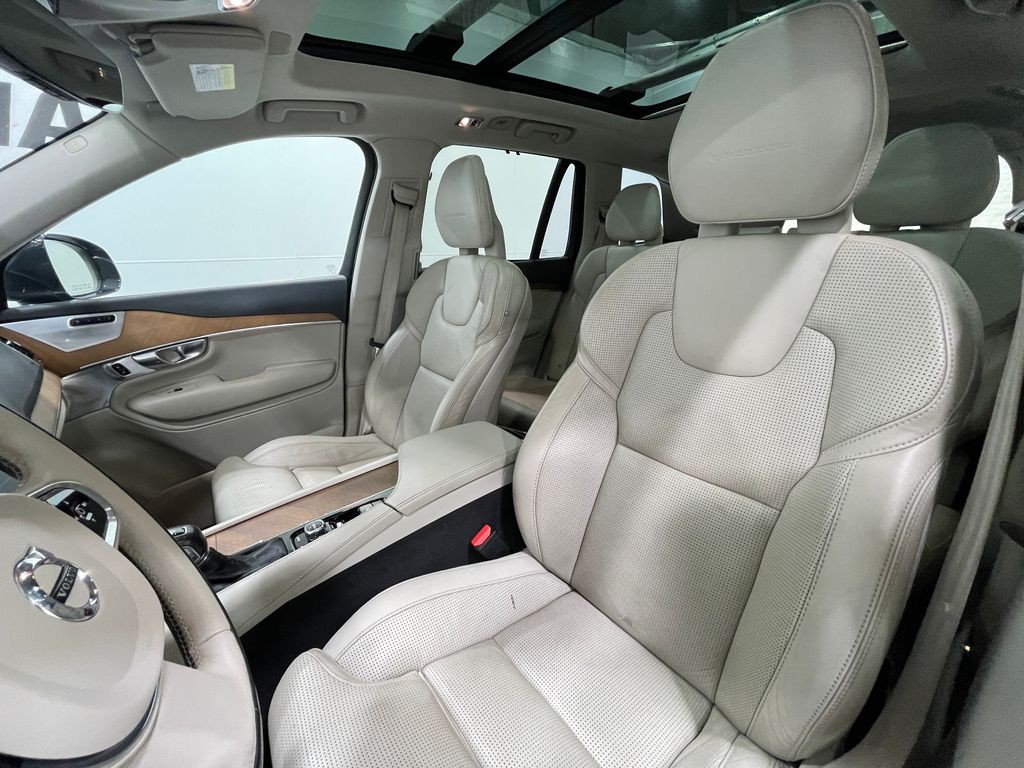 2017 Volvo XC90 Image 15