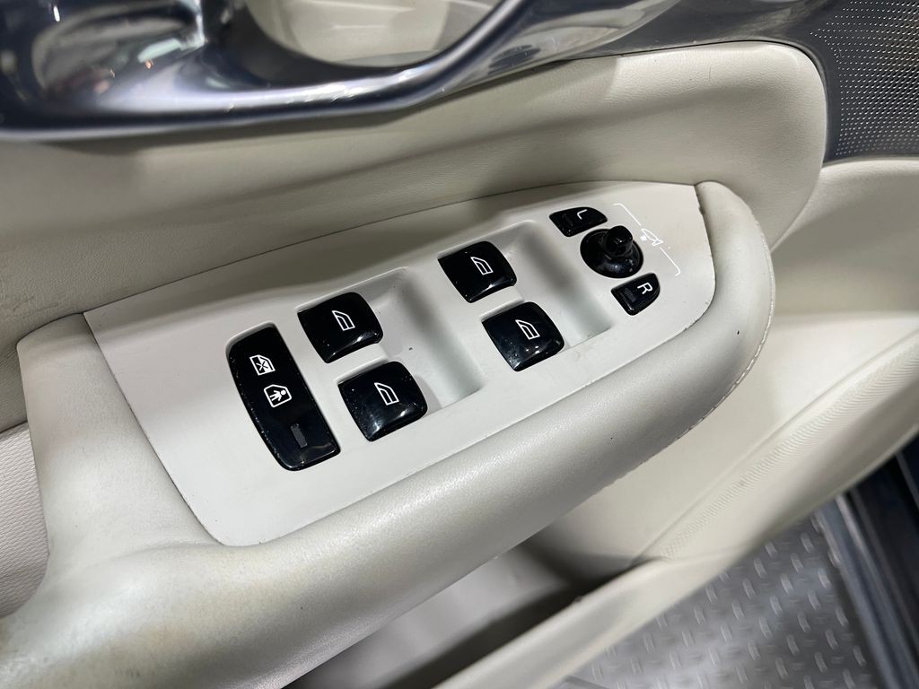 2017 Volvo XC90 Image 17
