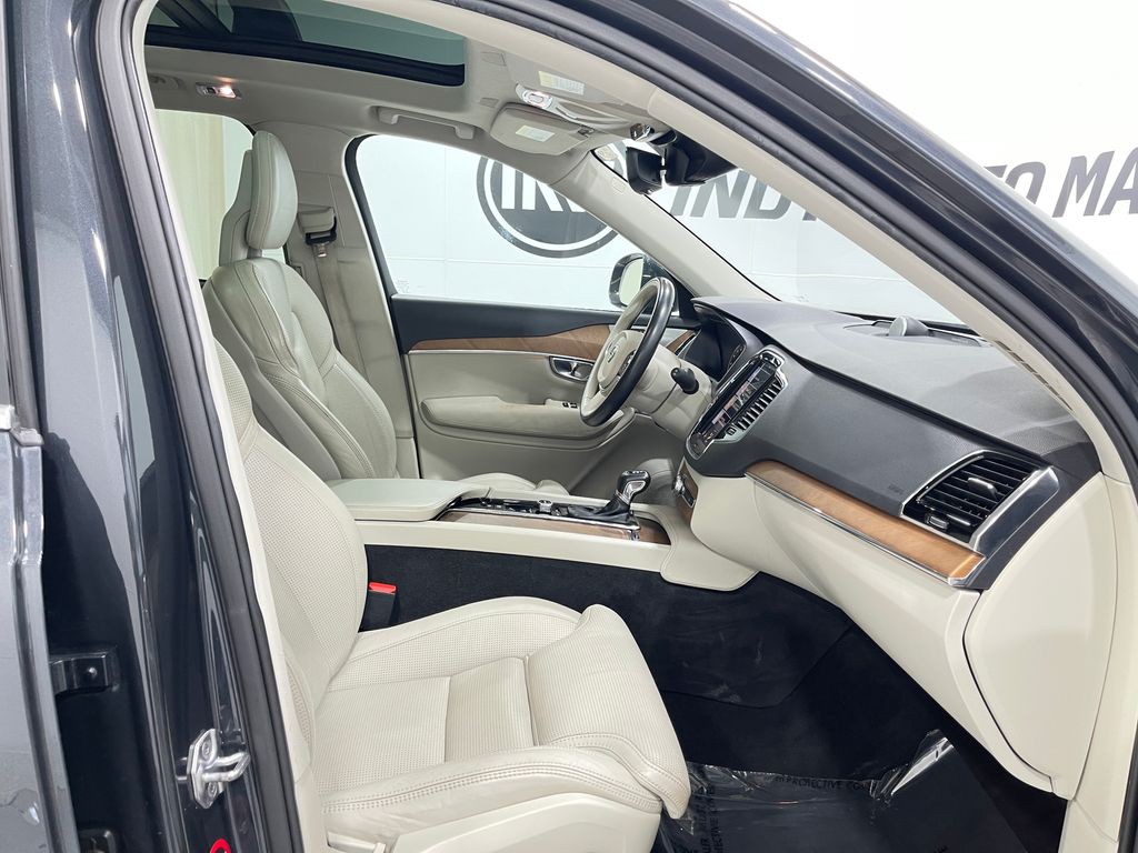 2017 Volvo XC90 Image 34