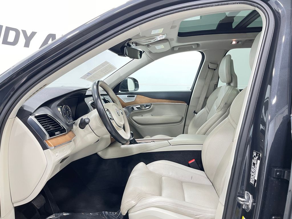 2017 Volvo XC90 Image 14