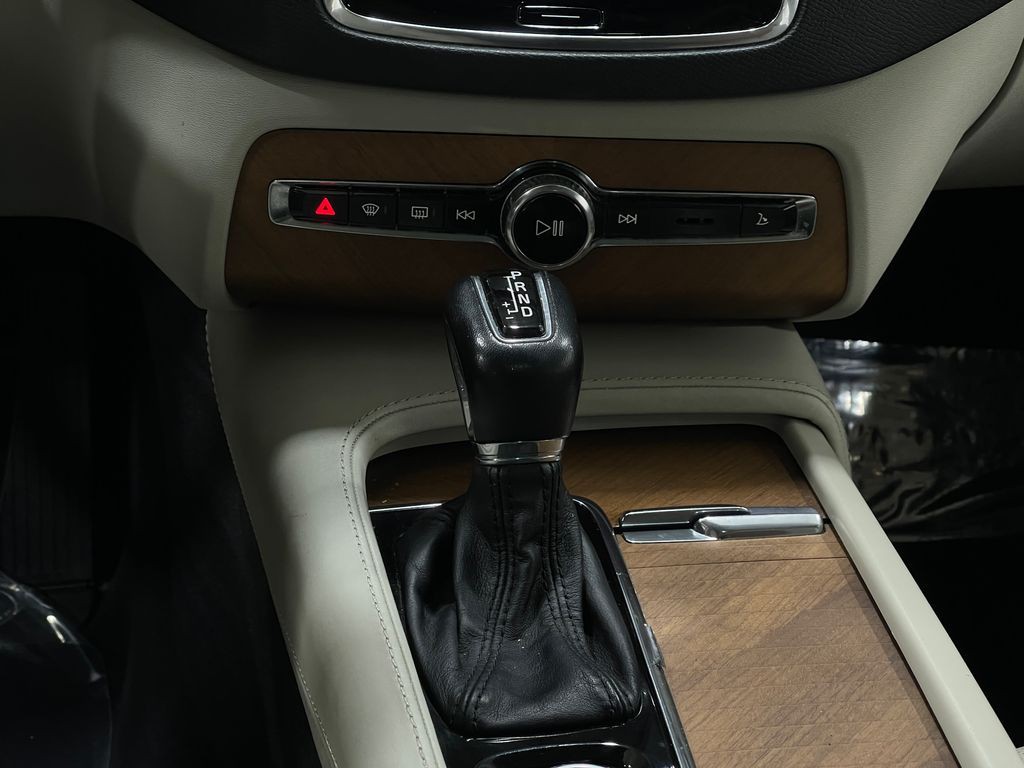 2017 Volvo XC90 Image 29