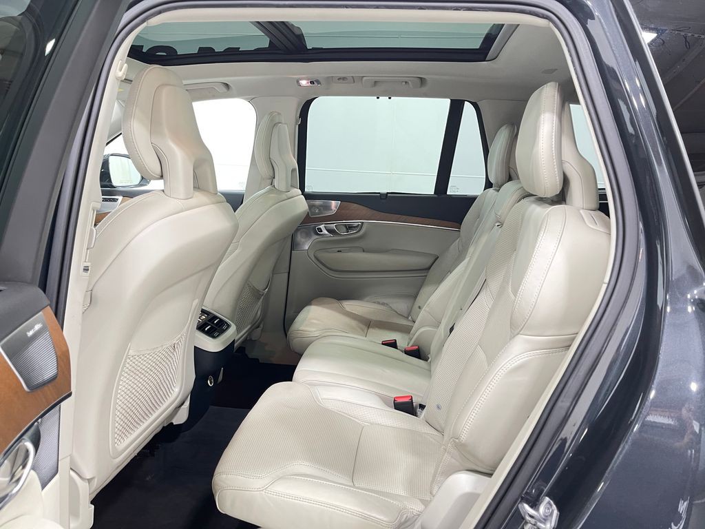 2017 Volvo XC90 Image 30
