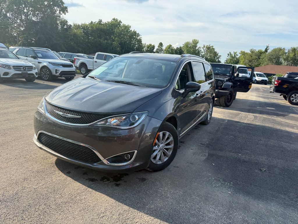 2018 Chrysler Pacifica Image 3