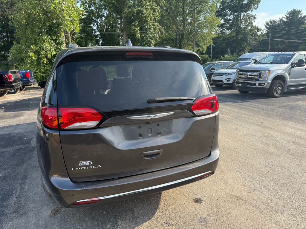 2018 Chrysler Pacifica Image 5