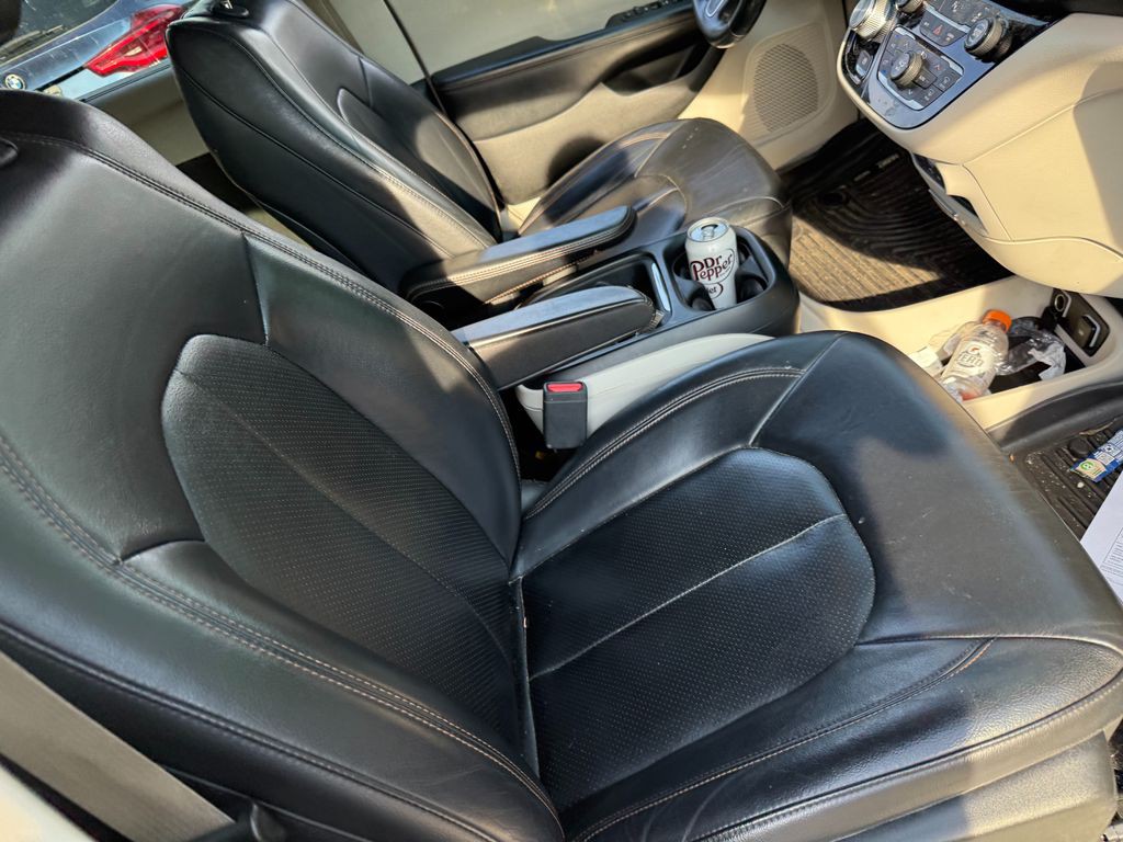2018 Chrysler Pacifica Image 9