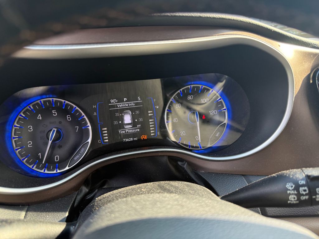 2018 Chrysler Pacifica Image 10