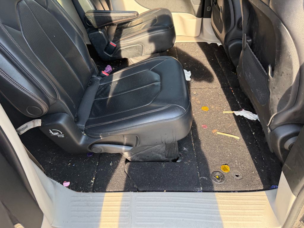 2018 Chrysler Pacifica Image 11