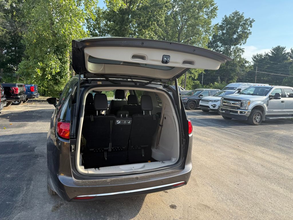 2018 Chrysler Pacifica Image 12