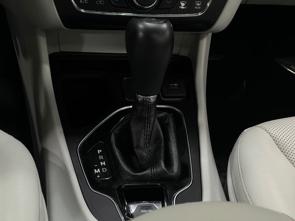 2019 Jeep Cherokee Image 30
