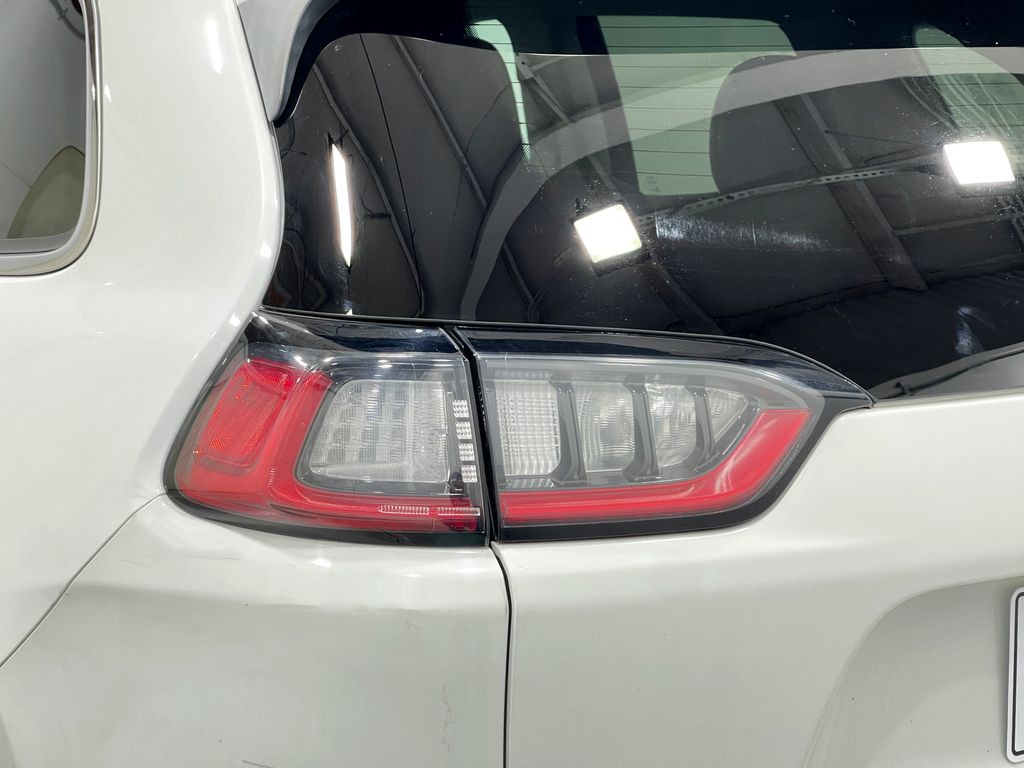 2019 Jeep Cherokee Image 35