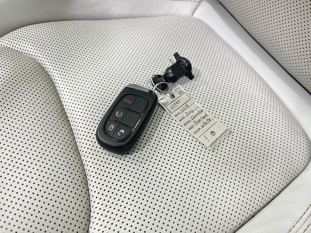 2019 Jeep Cherokee Image 38