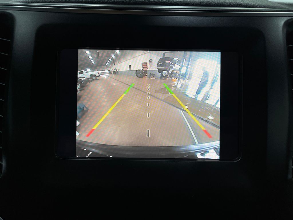 2019 Jeep Cherokee Image 10