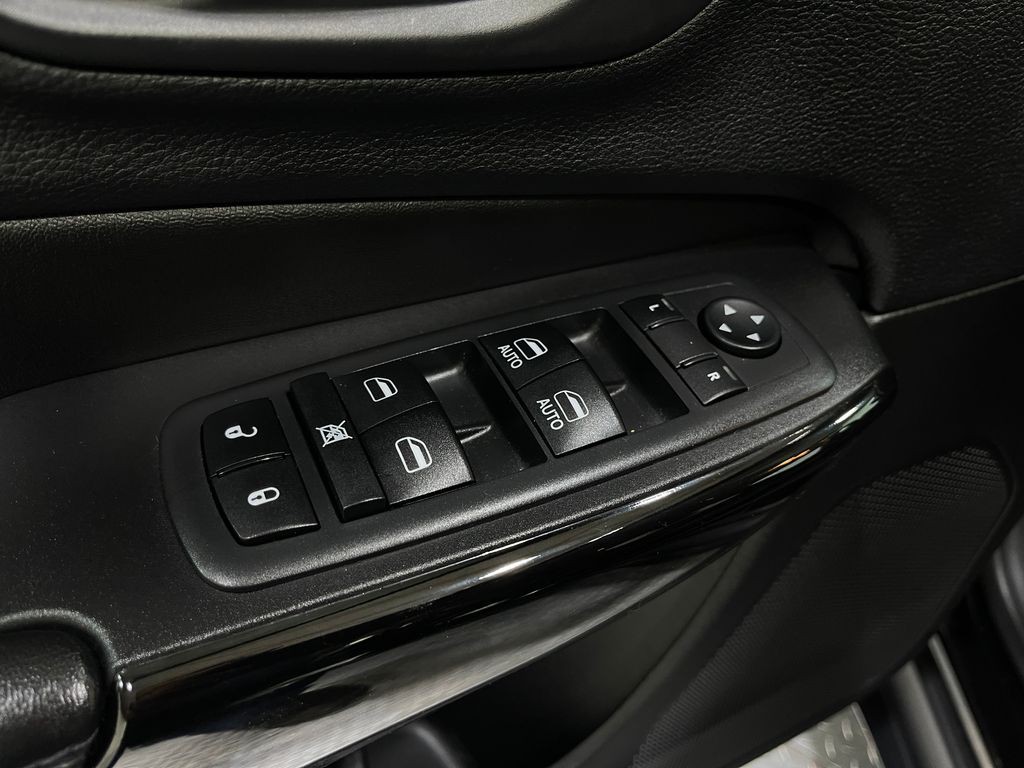 2019 Jeep Cherokee Image 15