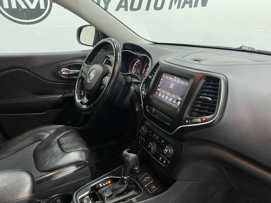 2019 Jeep Cherokee Image 19