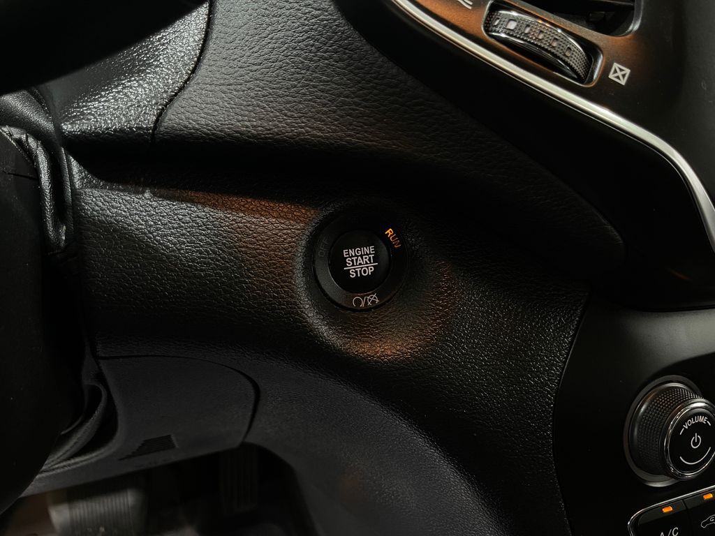 2019 Jeep Cherokee Image 20