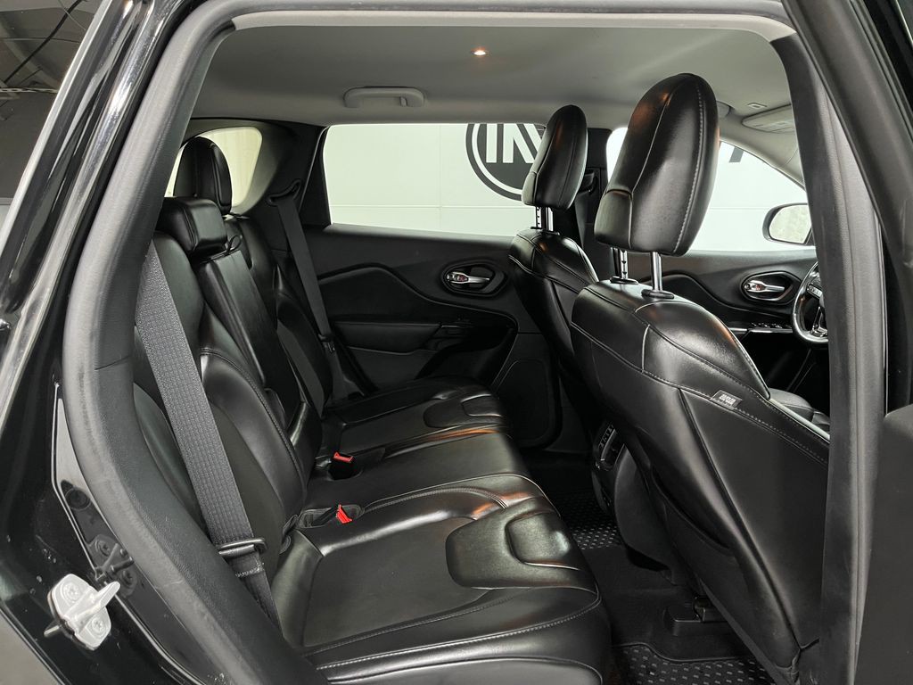 2019 Jeep Cherokee Image 30