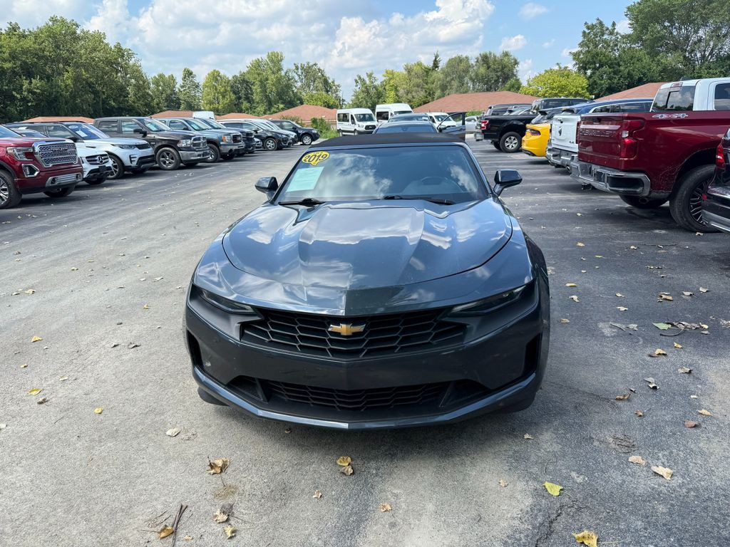 2019 Chevrolet Camaro Image 2