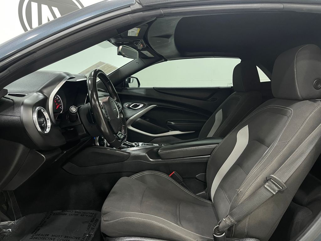 2019 Chevrolet Camaro Image 11