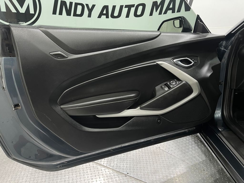 2019 Chevrolet Camaro Image 13