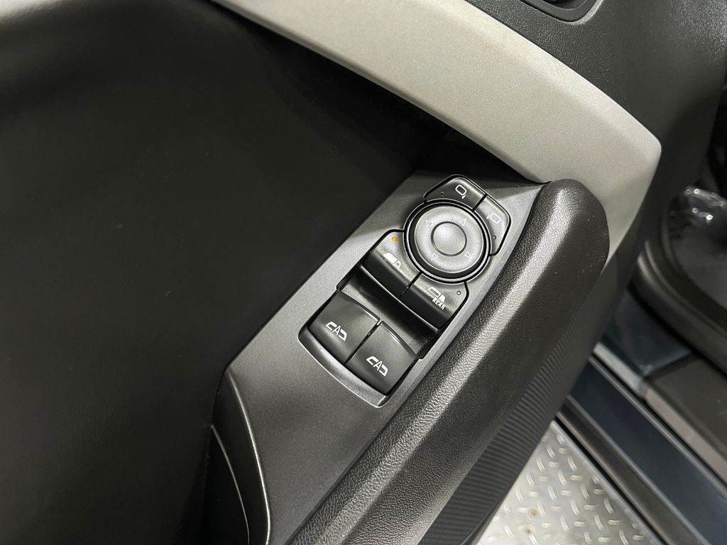2019 Chevrolet Camaro Image 14