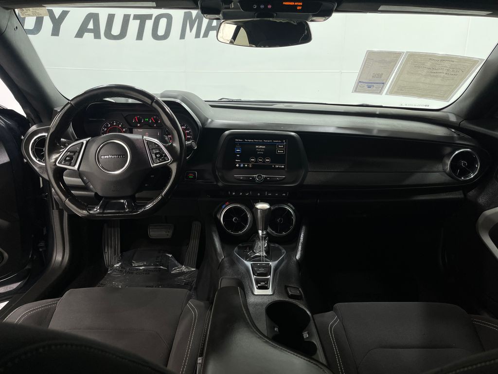 2019 Chevrolet Camaro Image 17