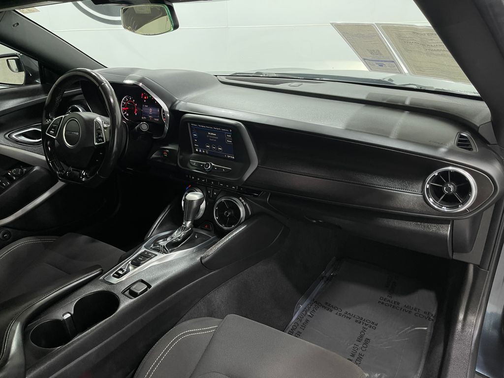 2019 Chevrolet Camaro Image 18