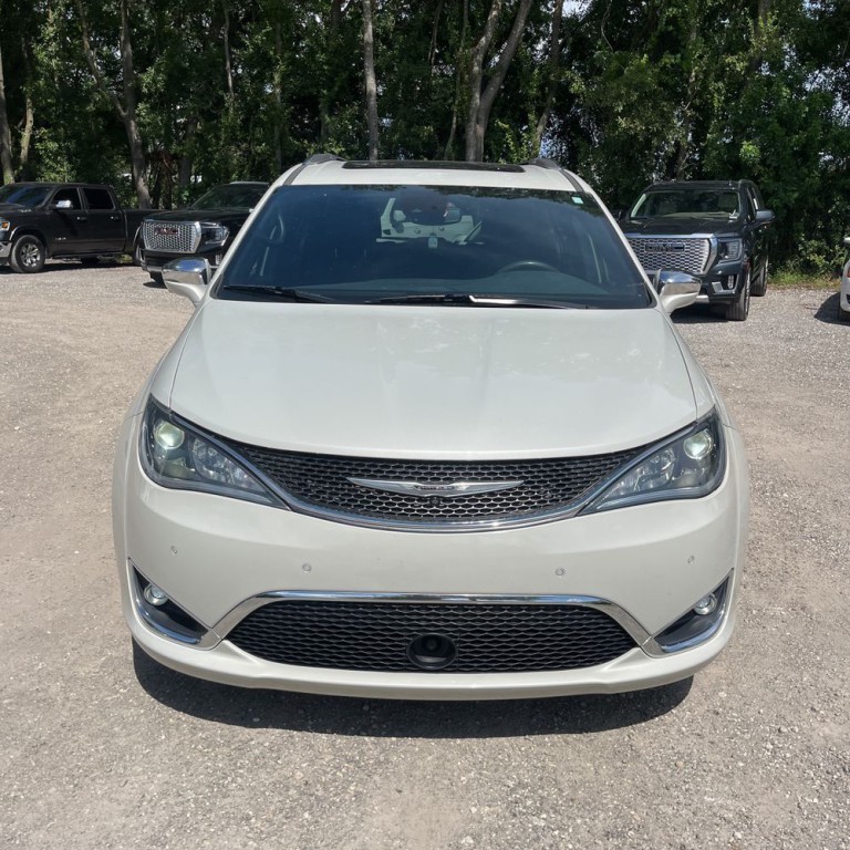 2020 Chrysler Pacifica Image 2