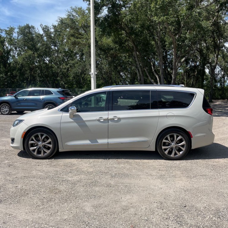 2020 Chrysler Pacifica Image 5