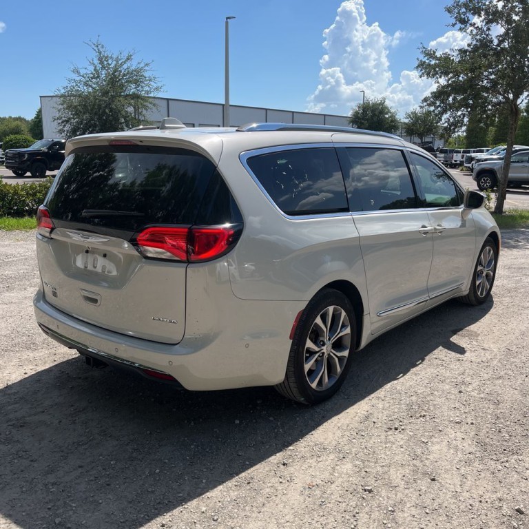 2020 Chrysler Pacifica Image 6