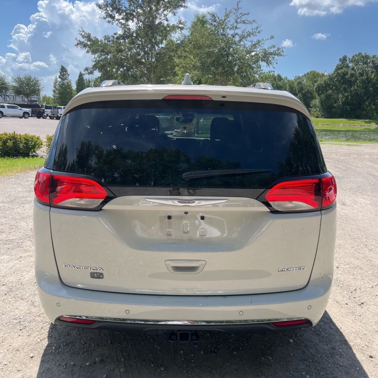 2020 Chrysler Pacifica Image 7