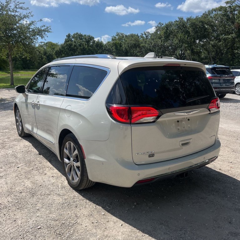 2020 Chrysler Pacifica Image 8