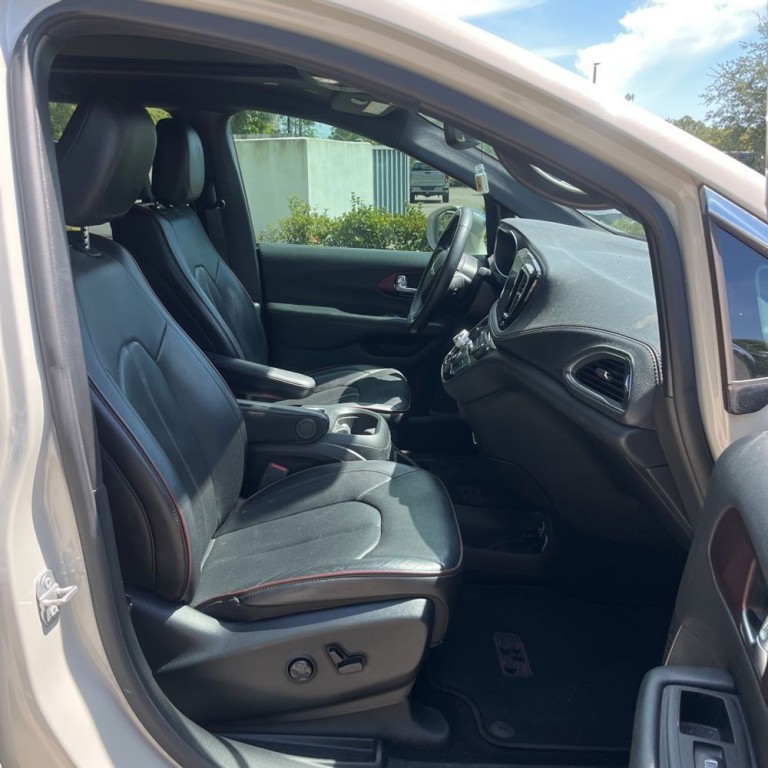 2020 Chrysler Pacifica Image 13
