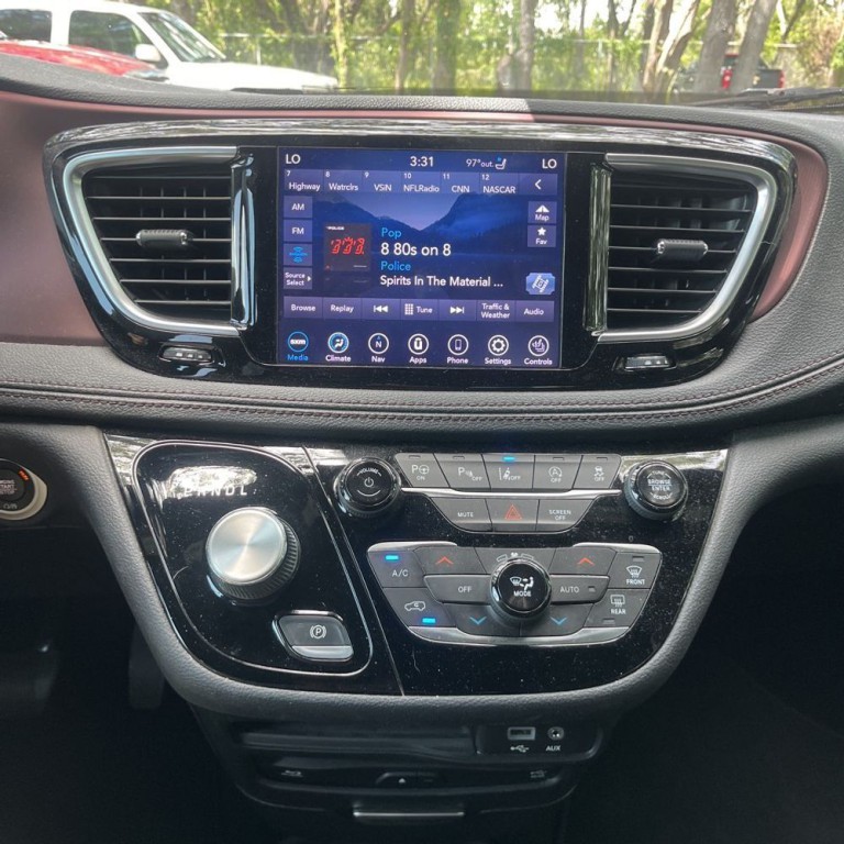 2020 Chrysler Pacifica Image 16