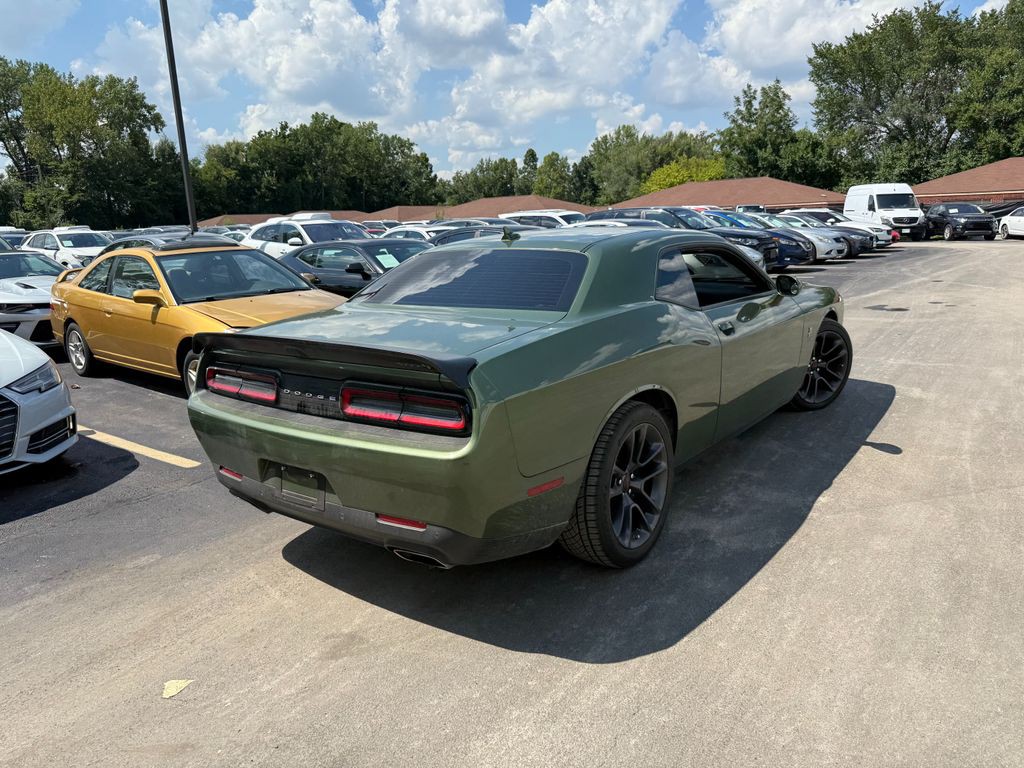 2022 Dodge Challenger Image 4