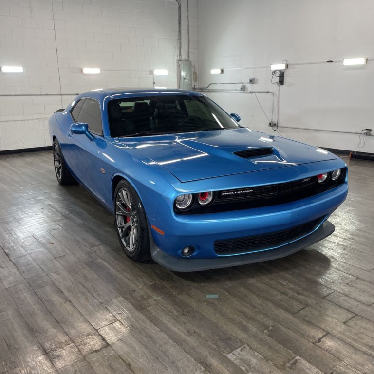 2016 Dodge Challenger Image 1